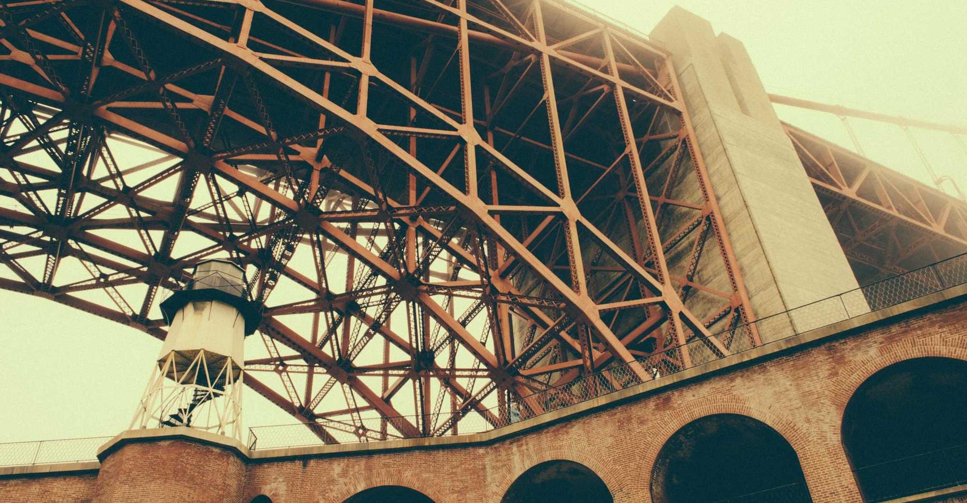 在游戏中如何识别和使用技术支持软件 